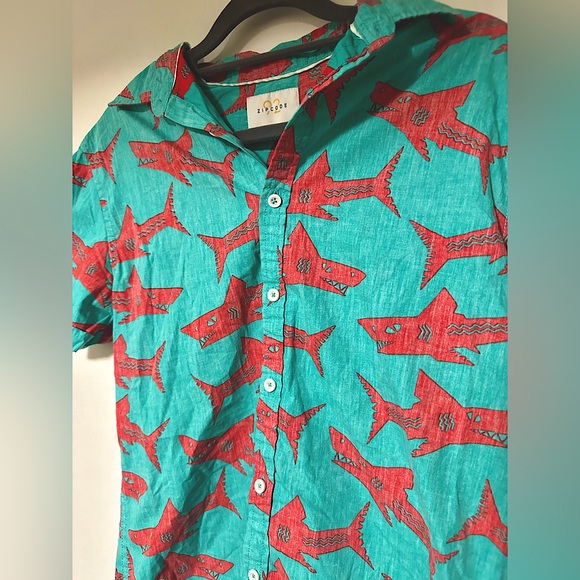 Zip Code 92 Shark Graphic Button Down Shirt size S - Picture 2 of 7